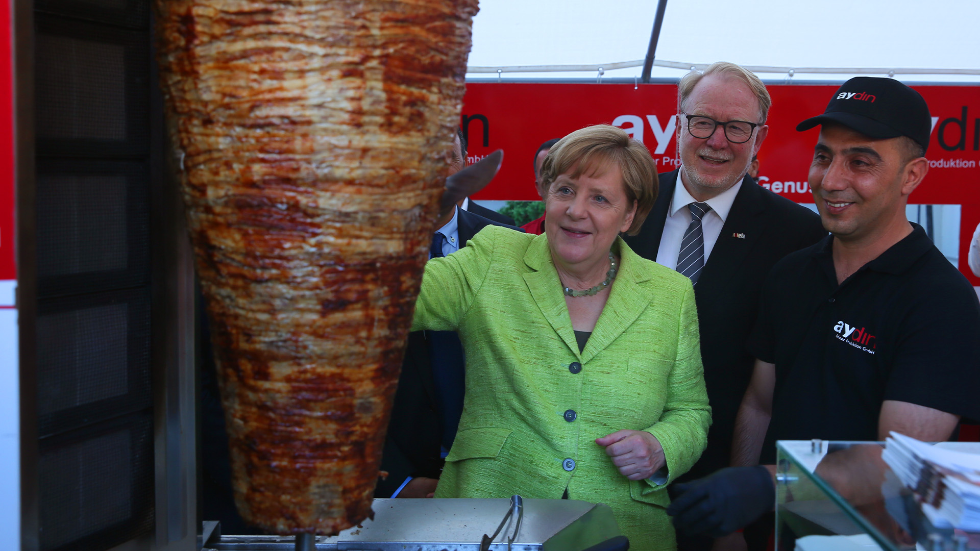 Döner, Alman sosisini solladı