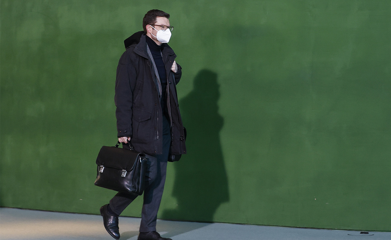 Adalet Bakanı Buschmann: Maske zorunluluğu geri geliyor