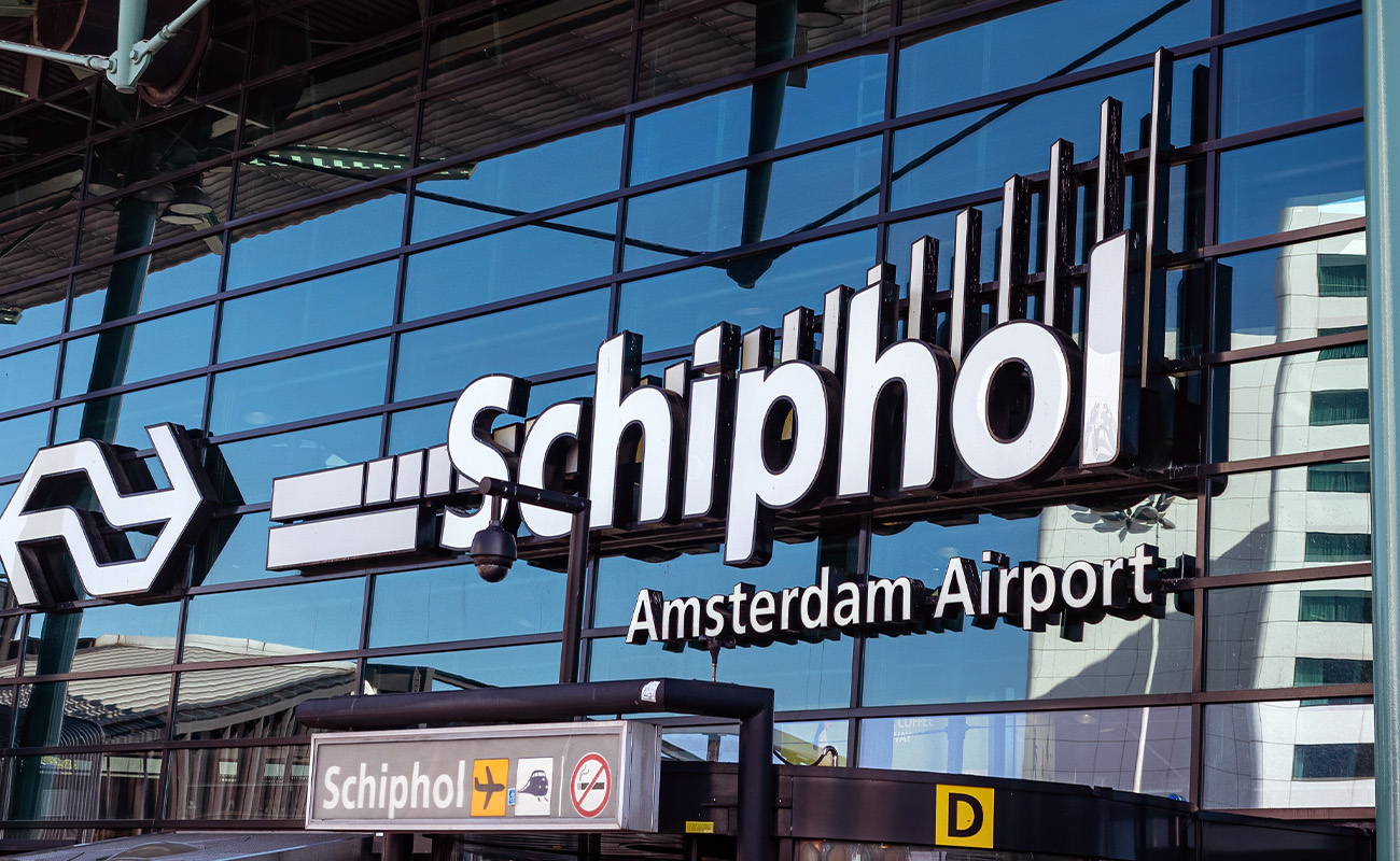 Schiphol Havalimanı'ndaki kısıtlama kararı ertelendi