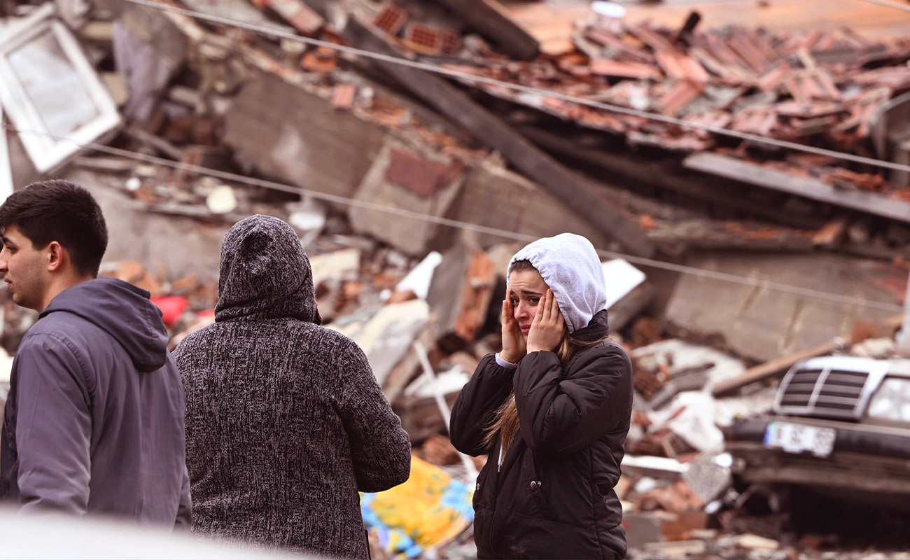 Türkiye'nin karanlık günü: Depremde ölü sayısı 3 bin 432'ye yükseldi