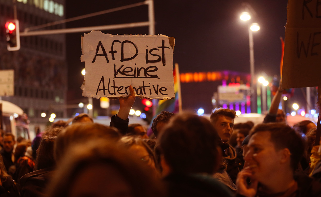 Korkutan anket: AfD yüzde 16 ile üçüncü parti!