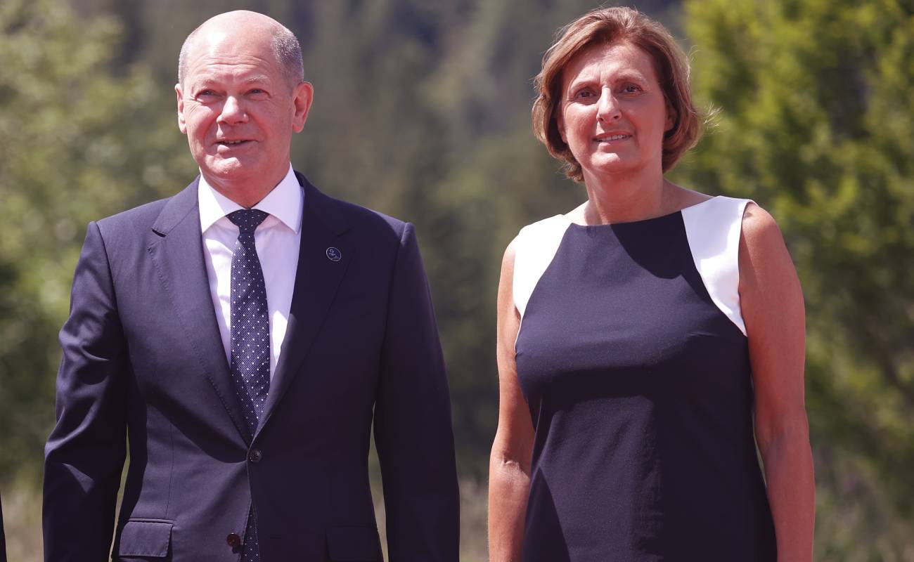 Scholz’un eşi istifa etti