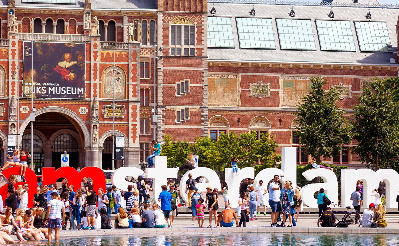Amsterdam, turist vergisini yükseltecek