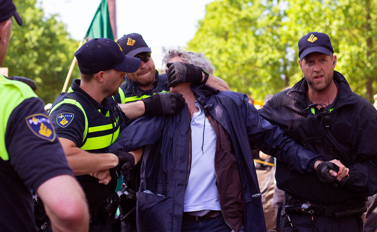 İklim protestosunda 1.600 kişi gözaltına alındı