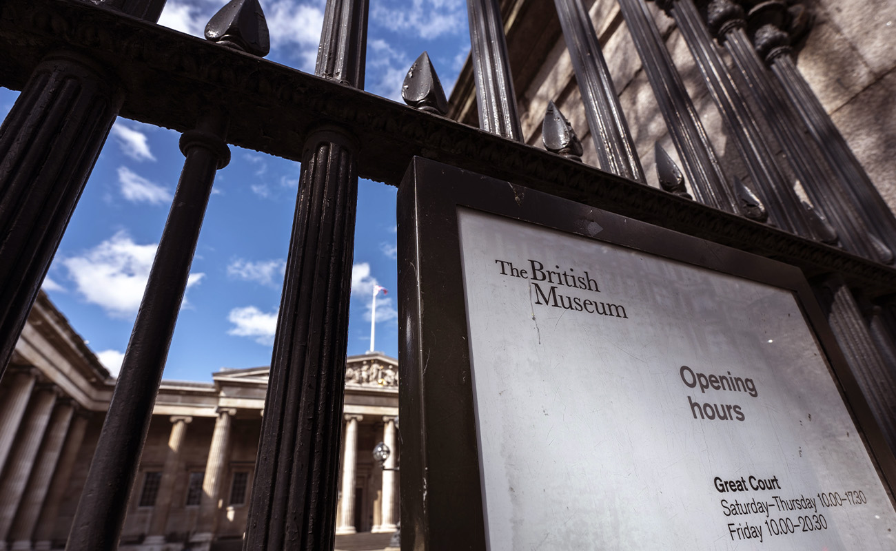 British Museum müdürü istifa etti