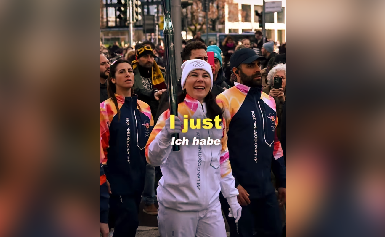 Baerbock, BM adına Milano’da olimpiyat meşalesini taşıdı